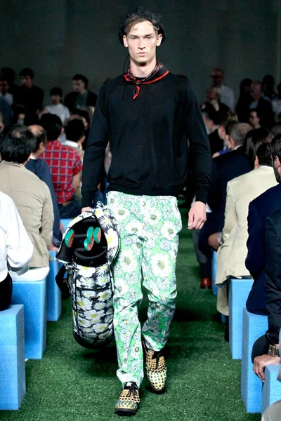 Look 30